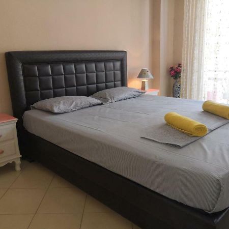 Brick Apartment Nea Peramos (Macedonia) Exterior foto
